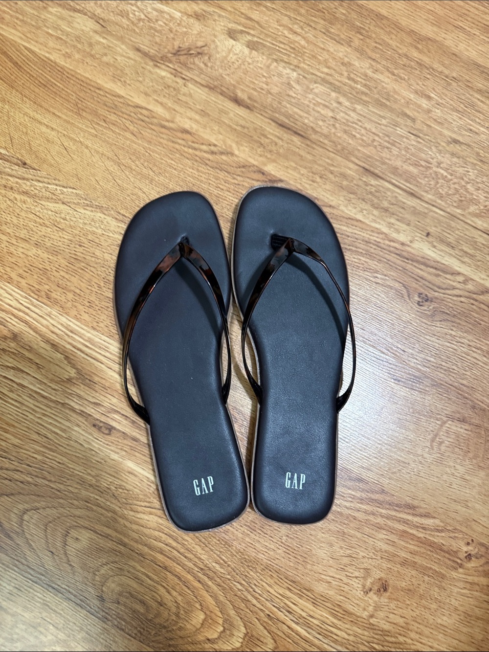 GAP Women’s Brown Turquoise Square-Toe Flip Sandals